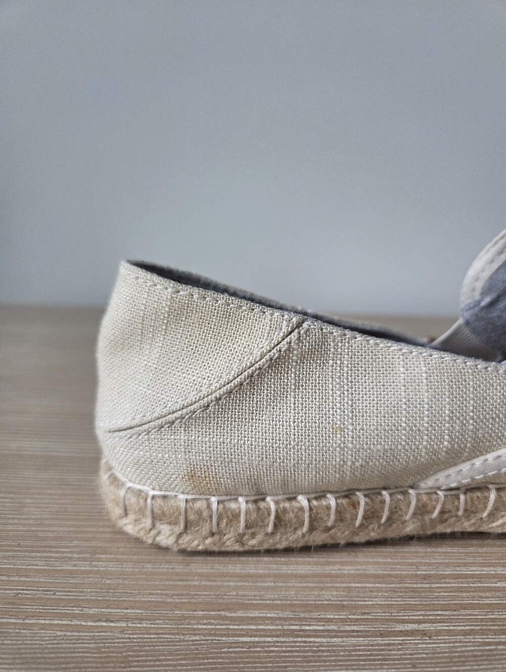 OluKai Pā'akai Espadrille Beige Linen Slip On Shoes Womens Size 8.5 - Picture 11 of 11